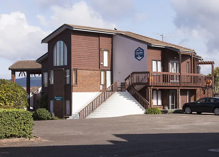 Cascades Lakefront Motel